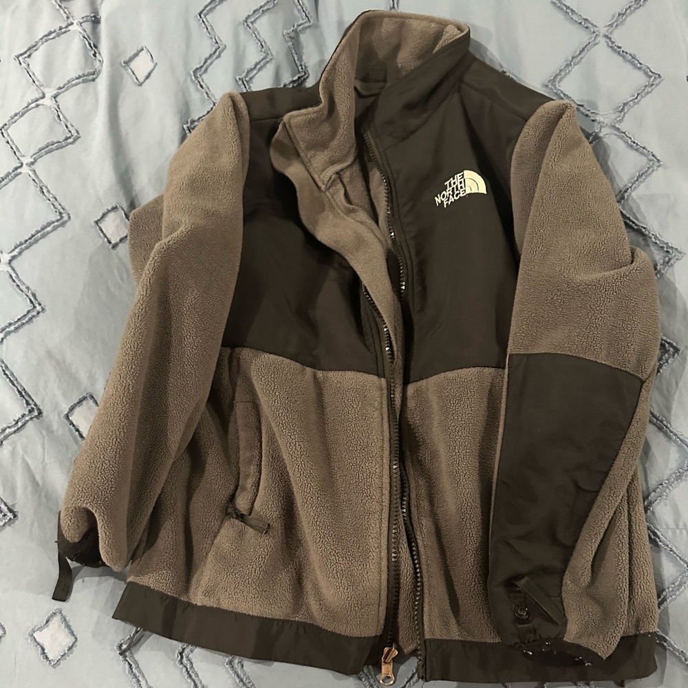 Kids North face jacket. Slightly used, no flaws